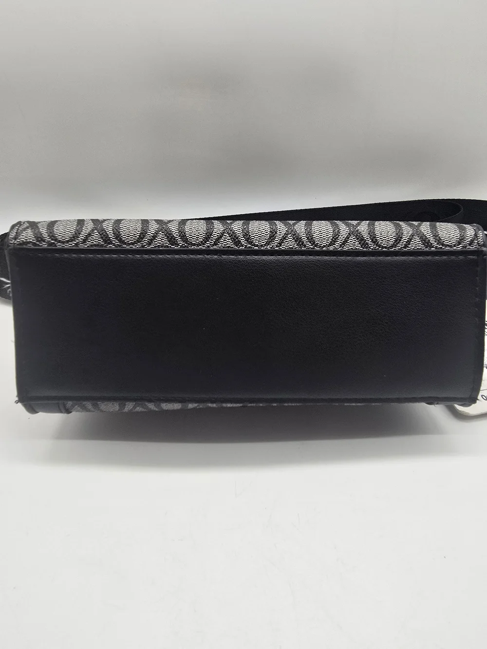 XOXO black grey